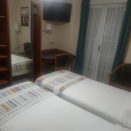 Hostal Burbia-2